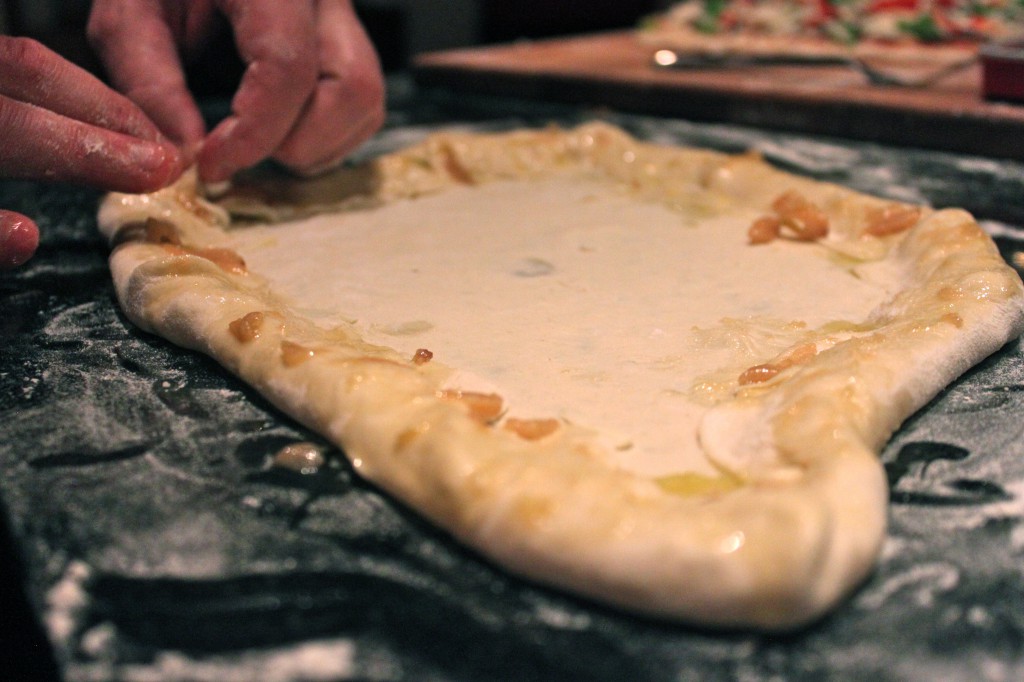 Stuffed crust garlic pizza