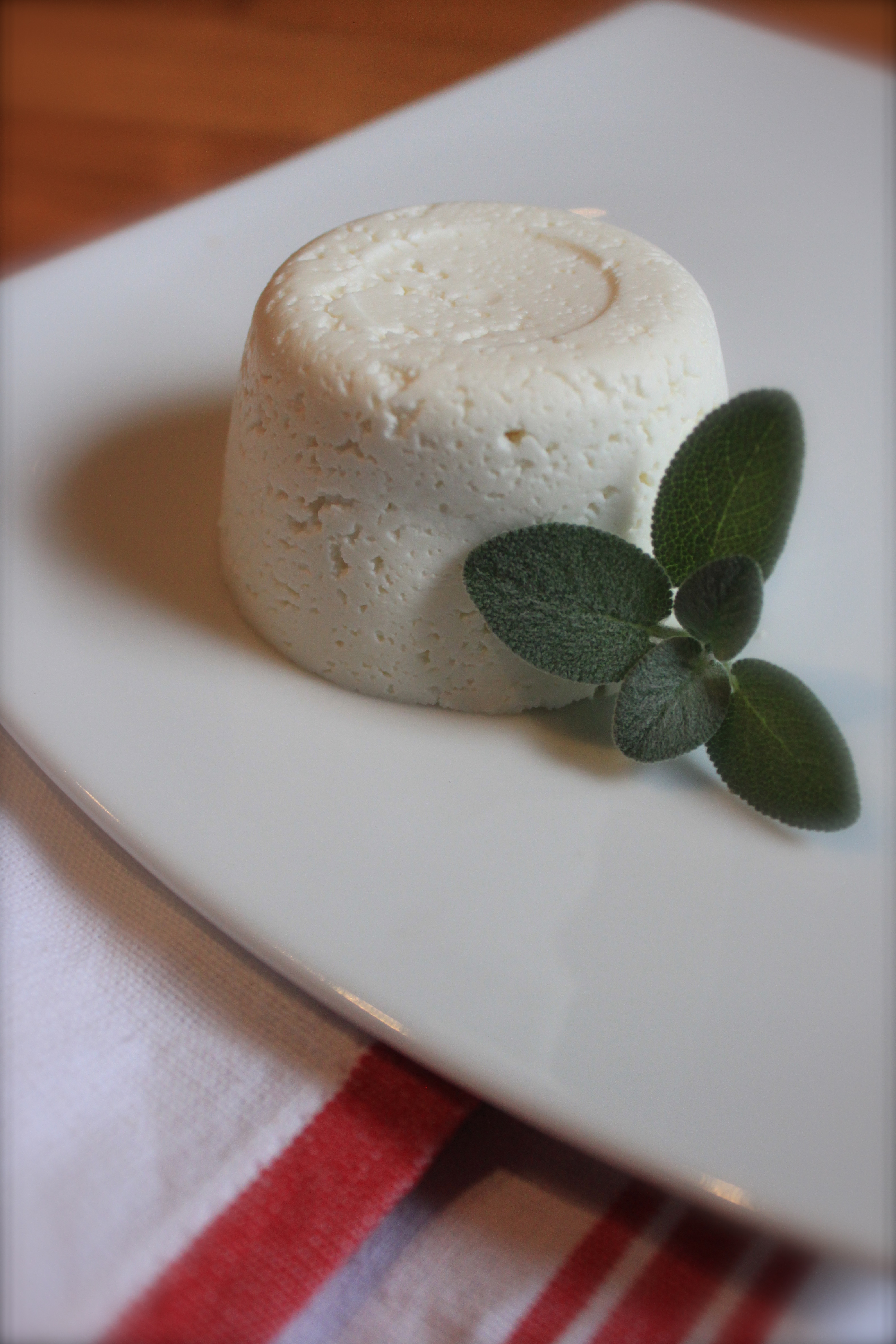 say {goat} cheese