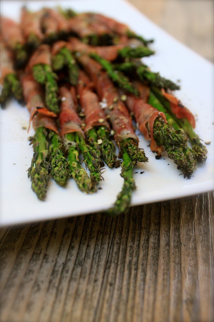 Proscuitto wrapped asparagus vert